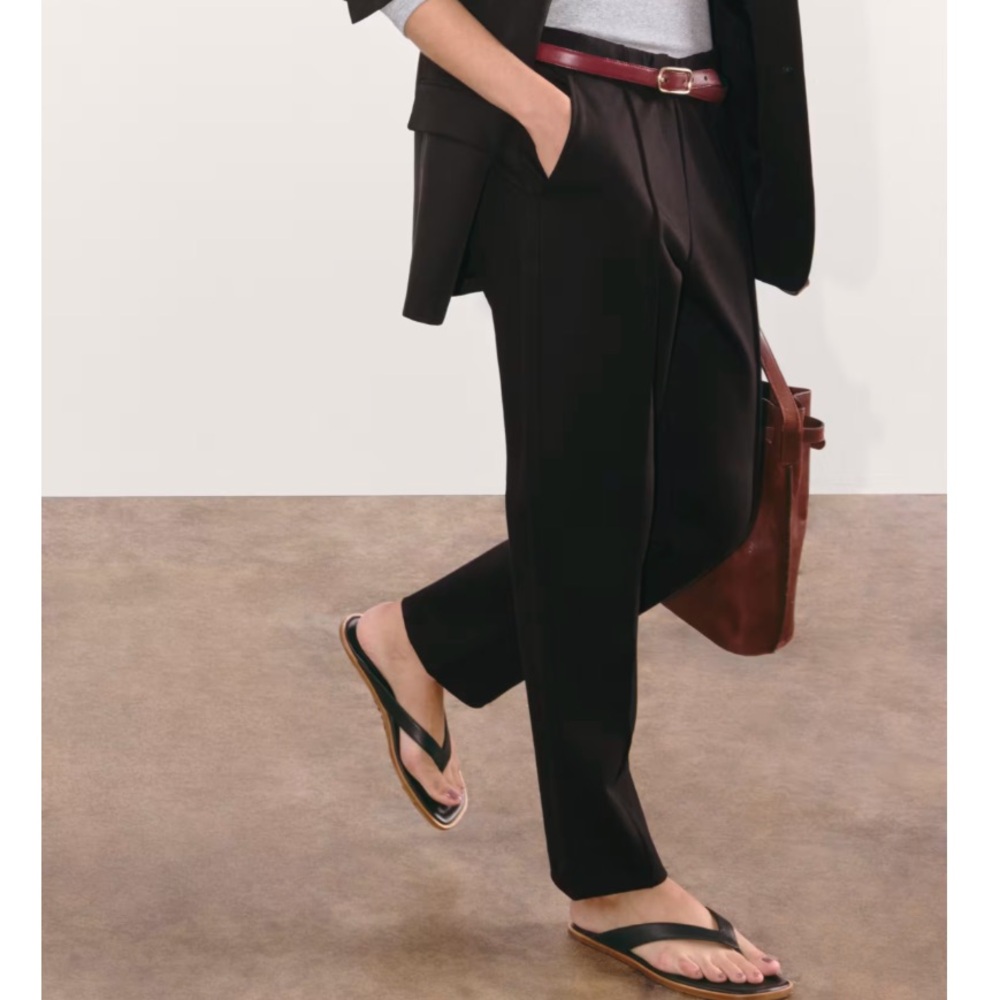 EVERLANE The Dream Pull-On Pant in Black
